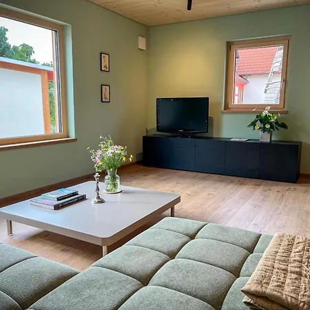 Appartement 'ginkgo' Mit Verwunschenem Garten & Privater Sauna Hofheim in Unterfranken
