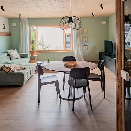 Appartement 'ginkgo' Mit Verwunschenem Garten & Privater Sauna Hofheim in Unterfranken