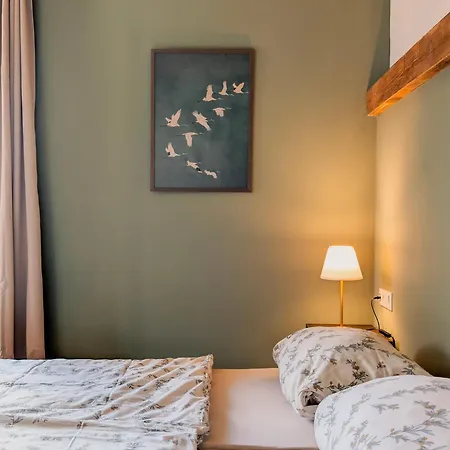 Appartement 'ginkgo' Mit Verwunschenem Garten & Privater Sauna *