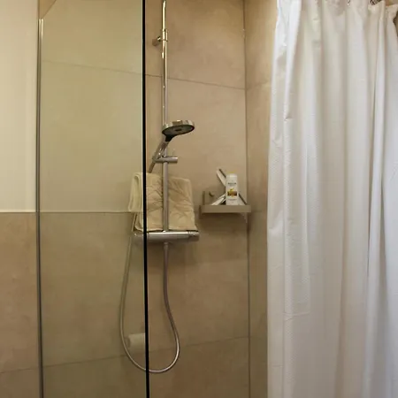 Appartement 'ginkgo' Mit Verwunschenem Garten & Privater Sauna Hofheim in Unterfranken